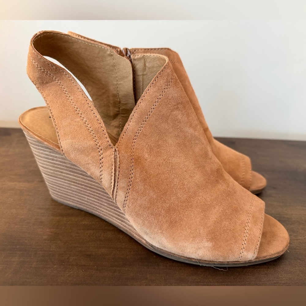 Lucky Brand Tan Suede Wedge Sandals